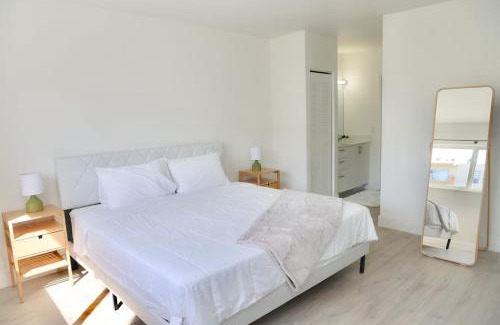 Eastern Shores Apartment | 1BR with Kitchen Close To Sunny Isles Beach