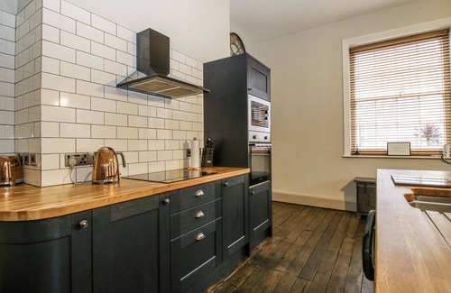 Shrewsbury Cottage | 1C COLLEGE HILL, pet friendly in Shrewsbury
