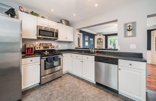 South Haven House | $1m Luxury Beach House on South Beach, Free Golf Cart with Summer Rentals