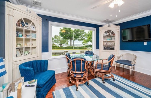South Haven House | $1m Luxury Beach House on South Beach, Free Golf Cart with Summer Rentals