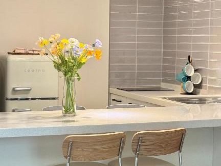 Mapo Apartment | 1min to Hongdae Eat and Shop