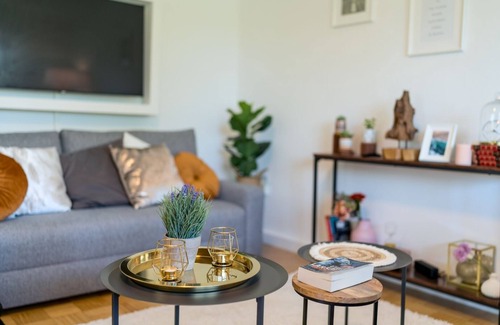 Freilassing Apartment | 1OG "L" Helle 70m² 2-zimmer Wohnung Nähe Salzburg