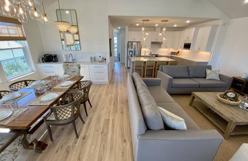 Pirates Beach House | 1st Block Beachside Home! One Story, 4/3, Steps to the beach, Striking views!