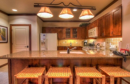 Stratton Mountain Condo | 1st Fl Condo 3BR @ Stratton Sleeps 7 Pool Hot Tub