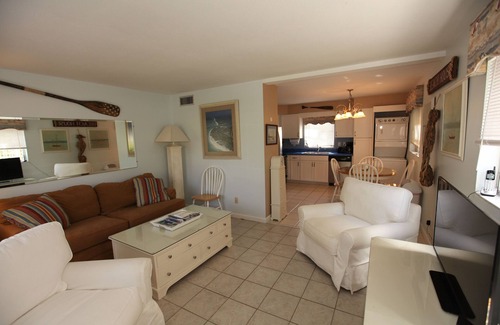 Whitney Beach House | 1st Floor 2 Bed 1 bath home short walk to beach, North LBK NO HURRICANE DAMAGE
