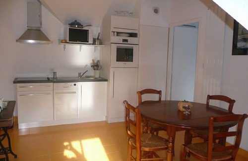 Arradon Apartment | 1st floor apartment, garden, 200 m from the sea, private parking, 2 bedrooms, 2 bathrooms, wifi