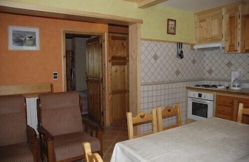 Morzine Apartment | 1st floor apartment in Savoyard chalet in Morzine.