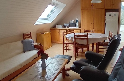 Le Palais Apartment | 1st Floor Apartment with Garden and Parking near Le Palais