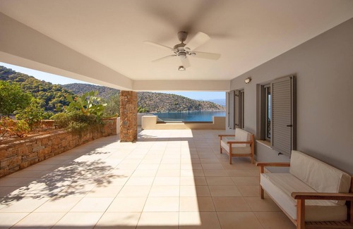 Katakali Apartment | 1st Floor at Crystal View Villa