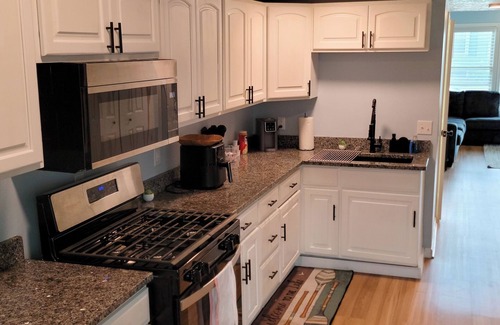 Geneva-on-the-Lake Condo | 1st Floor Beach Access 2-Bedroom Condo in Geneva U2