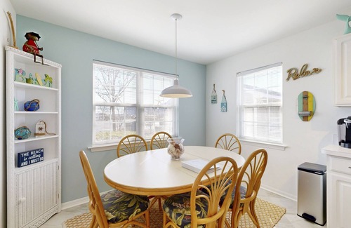 Ocean View House | 1st-floor Bethany Bay condo with bay views & on-site golf/pool/tennis