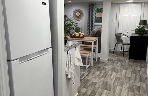 Rohrerstown Apartment | 1st Floor Condo: Min to Nook, Amish Ctry, Hershey, Lancaster City: PetFriendly