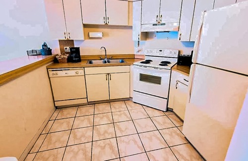Tierra Verde Condo | 1st-floor condo with bayfront views, pool, hot tub, gym, grills, & balcony