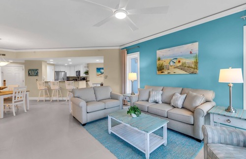 Palmetto Dunes Condo | 1st Floor Direct Ocean & Pool Views King Bd Sofa Bd Jacuzzi Tub Sleeps 4