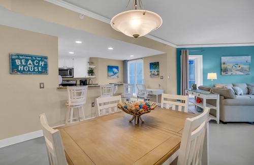 Palmetto Dunes Condo | 1st Floor Direct Ocean & Pool Views King Bd Sofa Bd Jacuzzi Tub Sleeps 4
