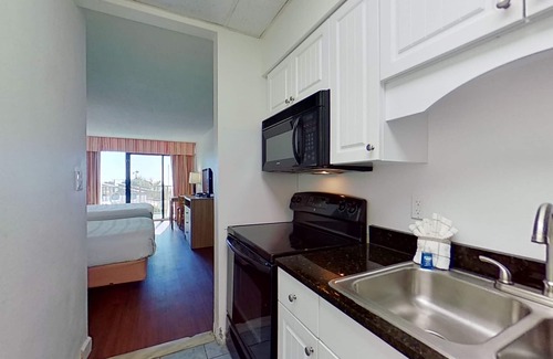 Myrtle Beach Apartment | 1st Floor Ocean View Snowbird Friendly Studio w/Shared Pool/Hot Tub, WiFi, AC