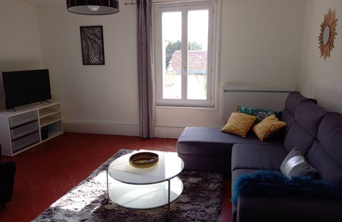 Amboise House | 1st floor of a charming XIX house with private enclosed garden