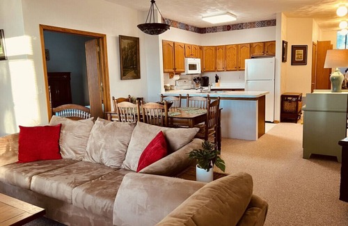 Hidden Valley Condo | 1st Floor Ski In/Ski Out! Hidden Valley Summit Direct Access 3BR Sleeps 10