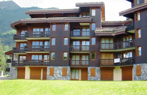 Les Avanchers-Valmorel Apartment | 1st floor, view ski slopes, balcony, tv, ski locker, 12m², Valmorel