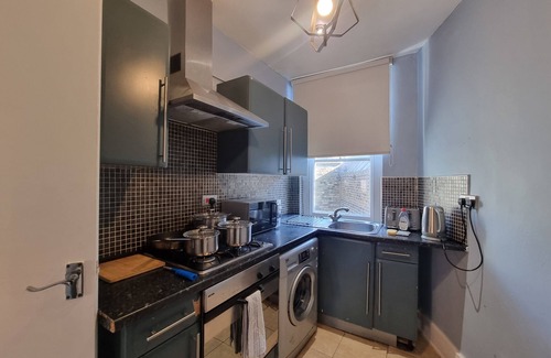 Kennington Apartment | 1st Flr 3 Bed Flat Near Elephant and Castle- 4EC