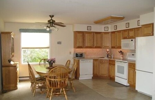 Cape May House | 1st Flr Family Home on quiet street, short walk to beach, restaurants & shopping