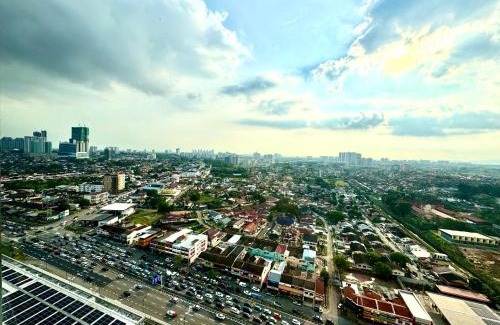 Central District Apartment | 1tebrau residences suite min98