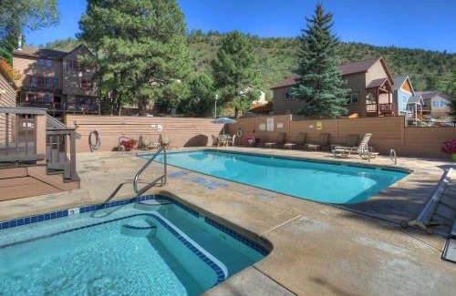 Durango House | 2 1 Ferringway 23