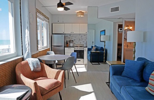 North Redington Beach Condo | 2/1 Full beach views, Pool, Kitchen