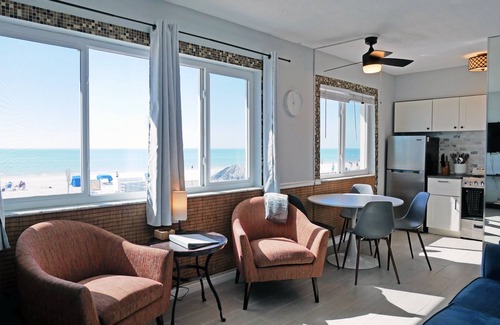 North Redington Beach Condo | 2/1 Full beach views, Pool, Kitchen