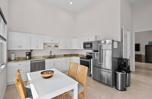 Indian River Estates House | 2/1 with Loft Riverside Retreat for Remote Workers- Pet Friendly in Fort Pierce