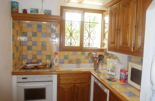 Le Bar-sur-Loup Apartment | 2 198/5 000nCozy cottage with private garden and terrace – peaceful setting