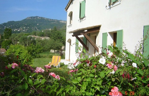 Le Bar-sur-Loup Apartment | 2 198/5 000nCozy cottage with private garden and terrace – peaceful setting