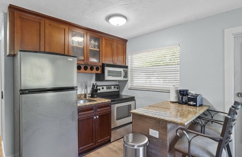 North Naples House | 2/2 King Bungalow Near Beach! Lovely Modern Hideaway with Hot Tub