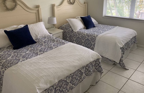 Harbor Village Condo | 2/2 large condo by beach, restaurants and supermarket directly on a waterway
