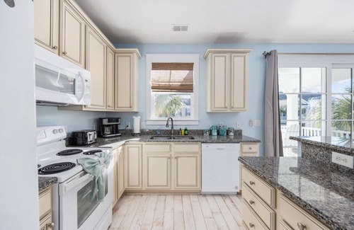 Windy Hill House | 2/2 Townhome North Beach Resort- Pools, Hot tubs,