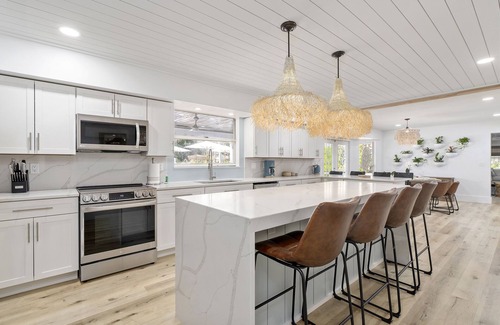 Bradenton House | 2.3 acre Luxury Estate 9 minutes from Beach!