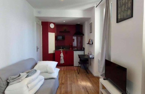 Lourdes Apartment | 2-3 Charming studio near town center and train station