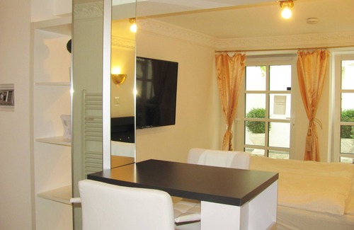 Memmingen House | 2 | Accommodation - Apartment Storchenfärbe
