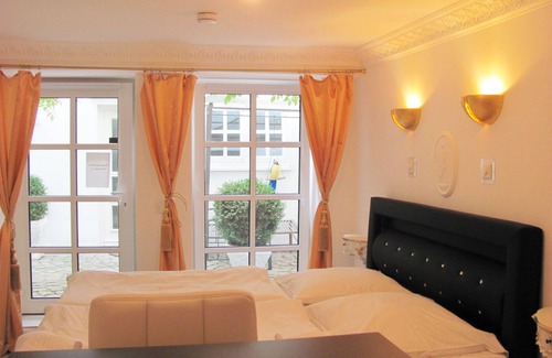 Memmingen House | 2 | Accommodation - Apartment Storchenfärbe
