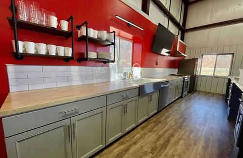 Moab South Valley House | 2 acre Gated Parking Lot, sleeps 16-25! hot tub, fire pit, games & entertainment