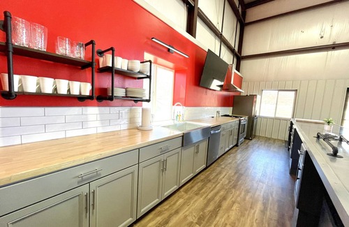 Moab South Valley House | 2 acre Gated Parking Lot, sleeps 16-25! hot tub, fire pit, games & entertainment