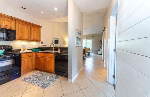Seagrove Beach Condo | 2 Adult Bikes! Walk to Pool & Beach! Heart of Seagrove - Summer Breeze at Seagro