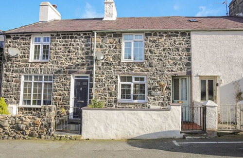 Llanfairfechan Cottage | 2 Alma Terrace, LLANFAIRFECHAN