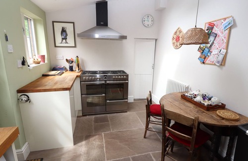 Hoole Cottage | 2 ASHBY PLACE, pet friendly, character holiday cottage in Chester