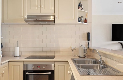 Newhaven Apartment | 2 at 8-10 Forrest Avenue