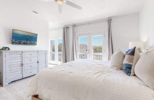 West Panama City Beach House | 2 Balconies | Tons of Space | Close to Rosemary | FLILB1