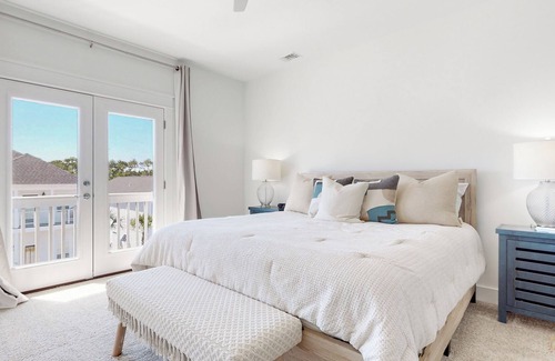 West Panama City Beach House | 2 Balconies | Tons of Space | Close to Rosemary | FLILB1