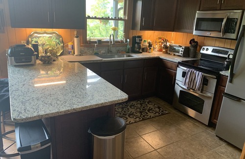 Valley Creek Run House | 2 BD 2 ½ BA Retreat with easy, year-round access, Spectacular views, WIFI
