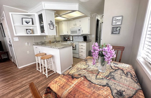 East Mesa Resort | 2-bd/2 Bath 55+ Resort Home - 5 Pools, 3 Spas, Gym, Pickleball Courts & more!