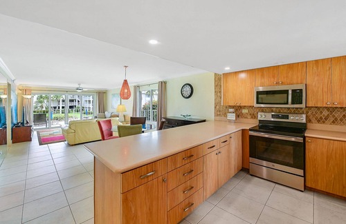 Seven Mile Beach Condo | 2 bd/bth condo at Sunset Cove on Seven Mile Beach